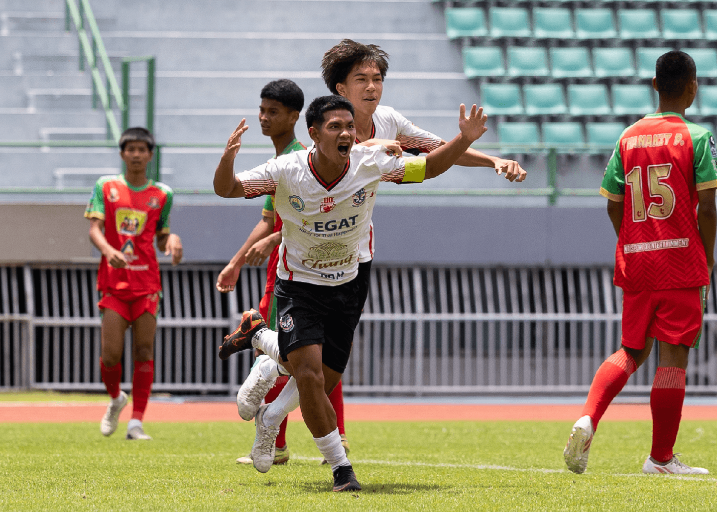 สุดมันส์! ศึกฟุตบอลเยาวชนและประชาชนประจำปี 2569 (กรุงเทพมหานคร) รุ่นประชาชน และรุ่นอายุ 16 ปี รอบรองชนะเลิศ